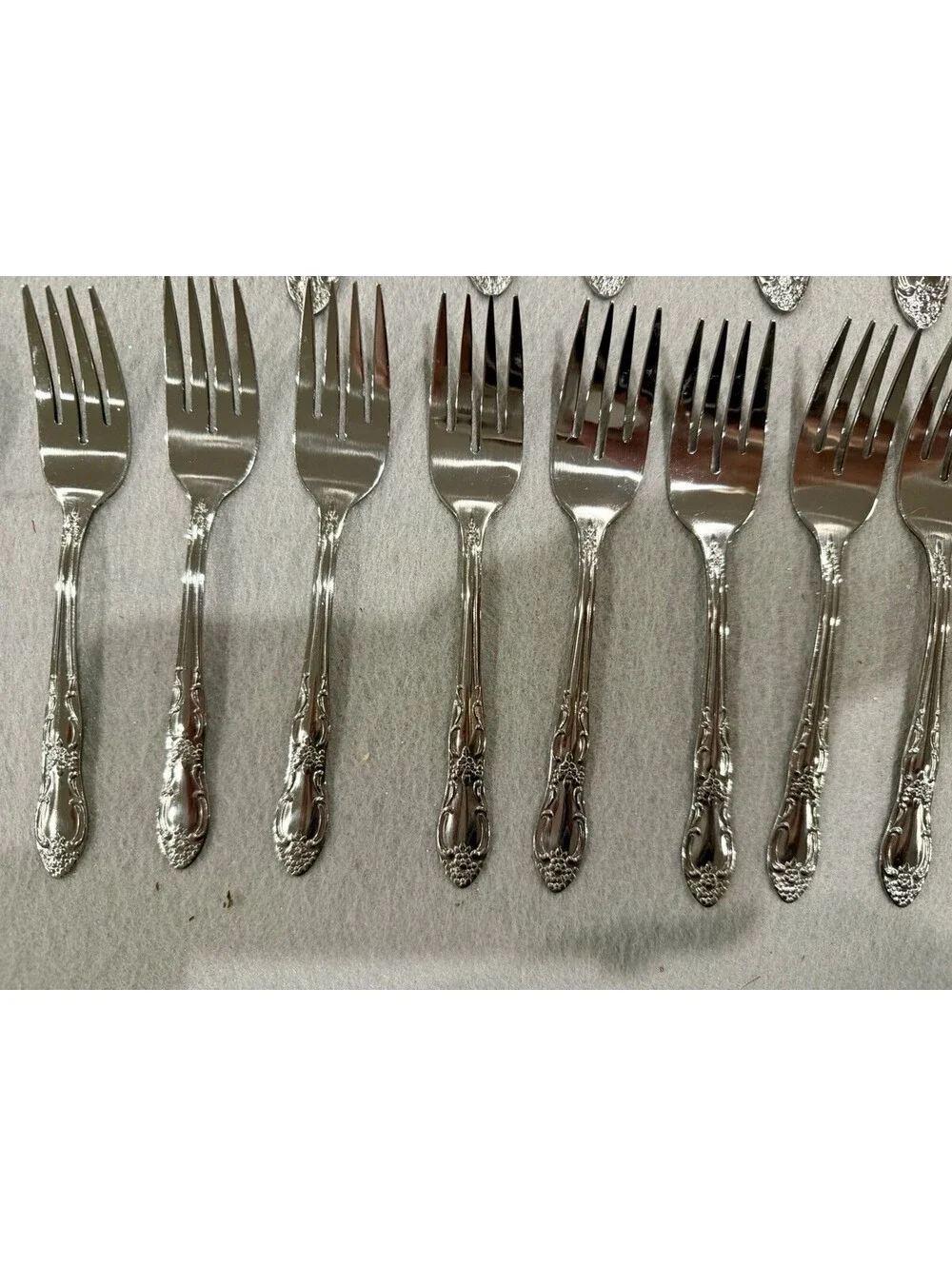 Oneidacraft Stainless Flatware Venus Set Of 57 Pieces EUC
